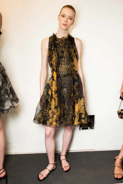 Look 49